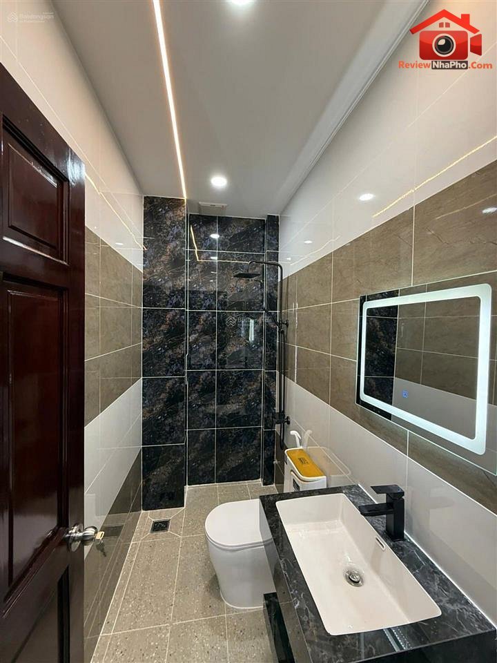 Review nhà phố Đô Đốc Long Tân Quý Quận Tân Phú TP.HCM giá 7.98 tỷ