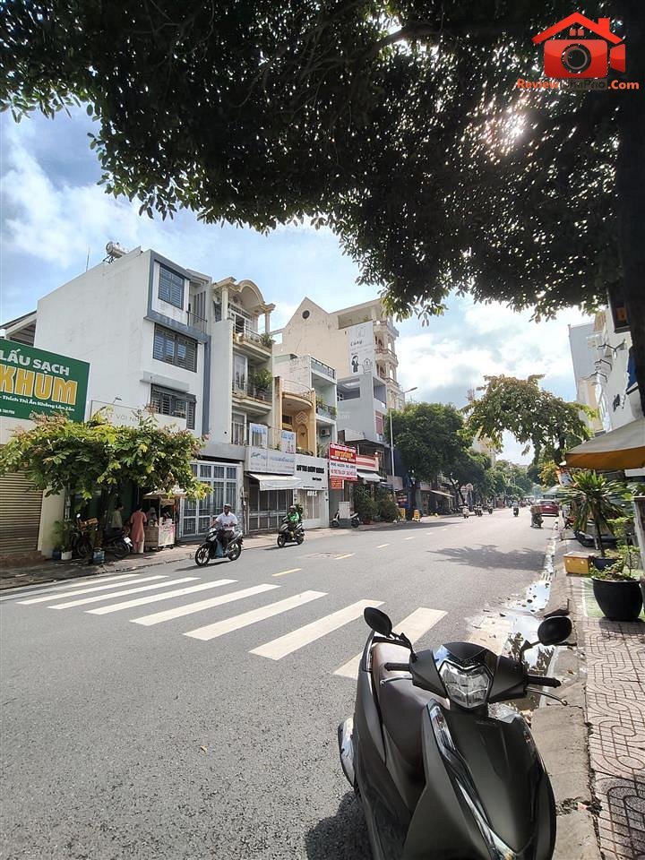 Review nhà phố Quận Tân Phú mặt tiền đường Nguyễn Xuân Khoát giá 8.7 tỷ