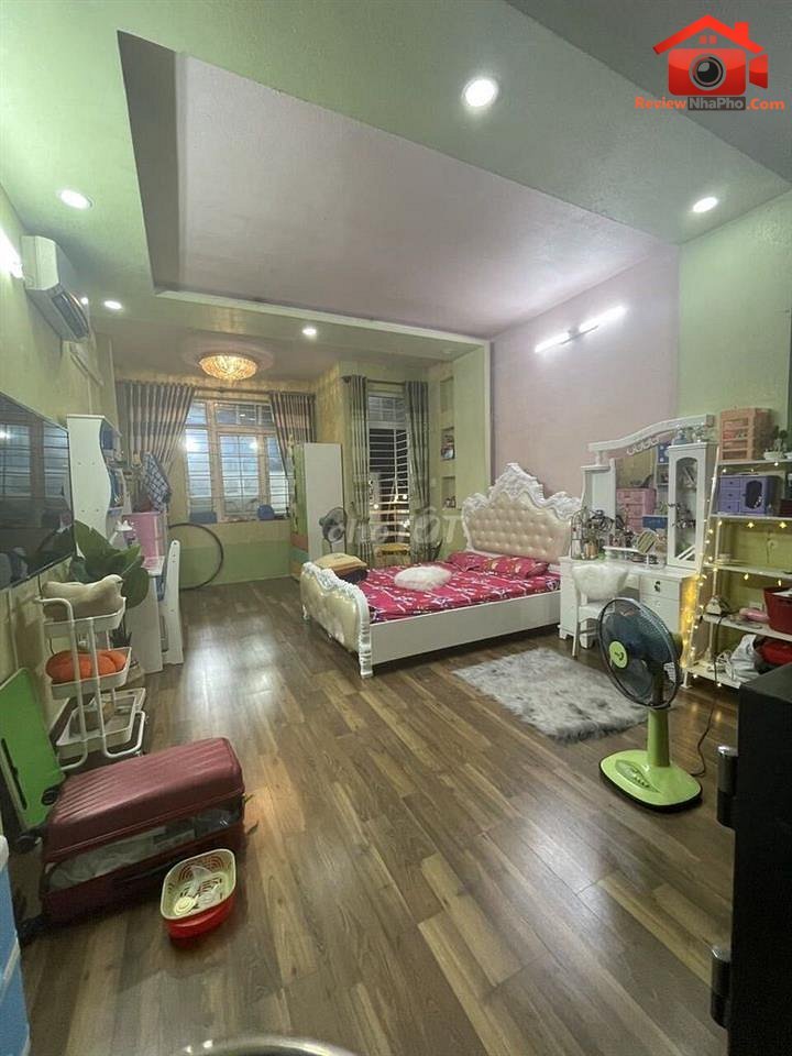 Review nhà phố mặt tiền kinh doanh 420m2 Quận Tân Phú TP.HCM