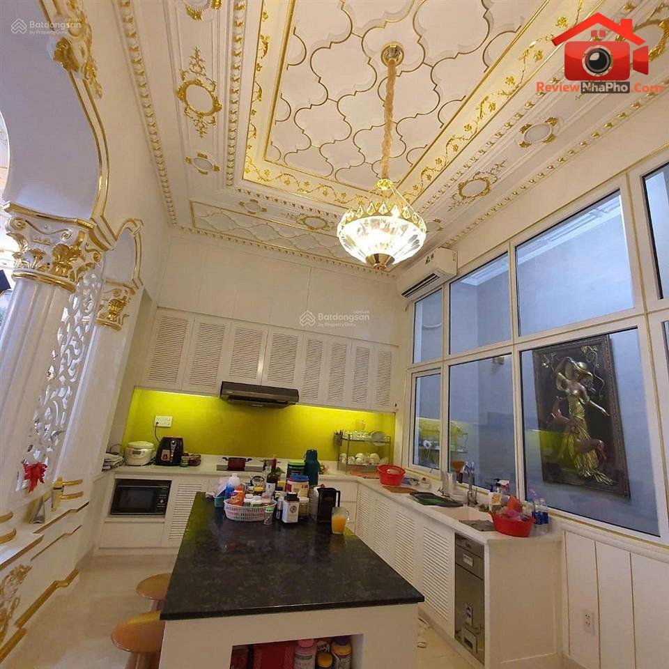 Review nhà phố tân cổ điển 3 lầu đường Cách Mạng Tháng Tám, Quận Tân Bình, 32 tỷ