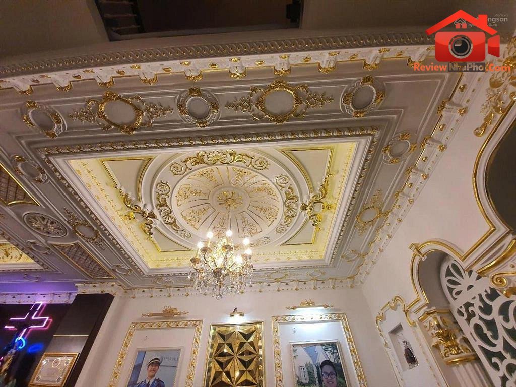 Review nhà phố tân cổ điển 3 lầu đường Cách Mạng Tháng Tám, Quận Tân Bình, 32 tỷ