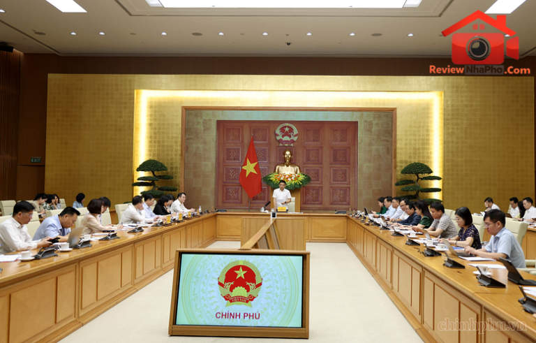 Phó Thủ tướng Nguyễn Văn Thắng yêu cầu kiểm soát giá hàng hóa