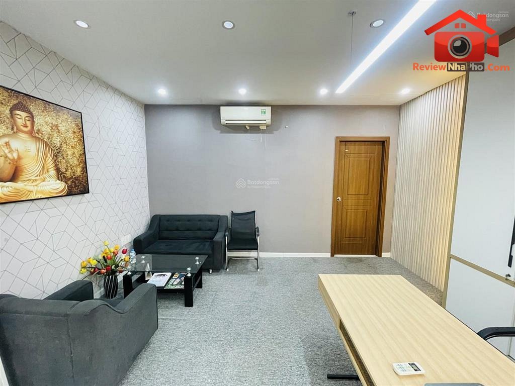 Review nhà phố Quận Tân Bình với thiết kế văn phòng 5 lầu, giá 25 tỷ