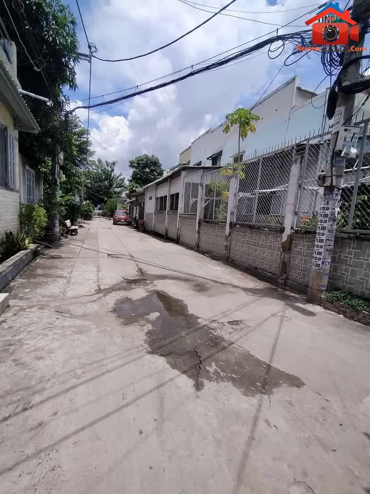 Review nhà phố Bình Tân TP.HCM hẻm 7m ô tô đổ cửa, giá chỉ nhỉnh 4 tỷ