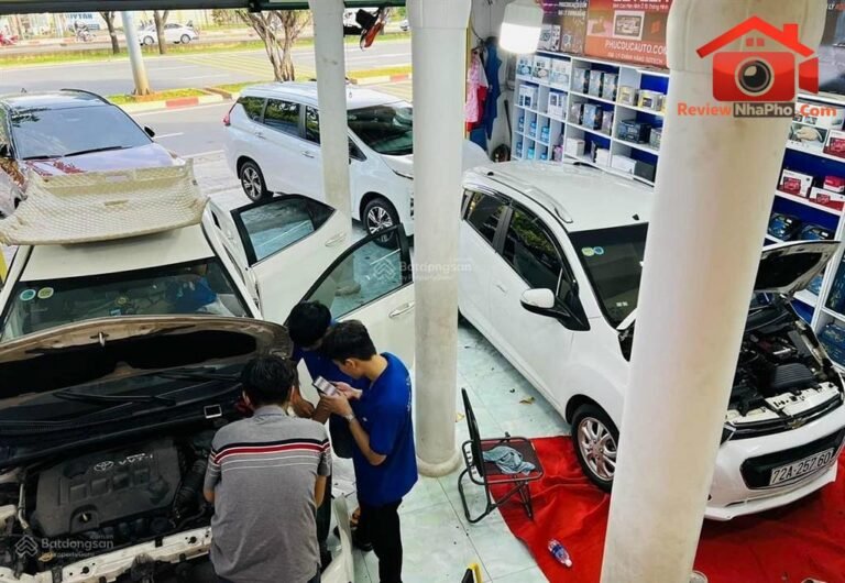Review nhà phố Quận Bình Tân TP.HCM ngang 8m, 3 tầng giá 14.6 tỷ