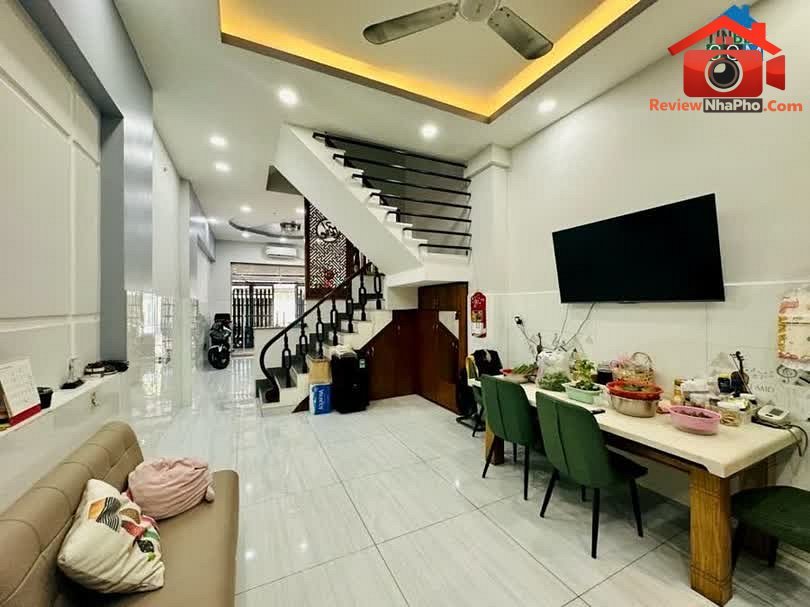 Review nhà phố Tân Phú 2 lầu giá 9 tỷ – Đườn… – Bán nhà mặt phố Quận Tân Phú – TP Hồ Chí Minh giá 5 – 10 tỷ
