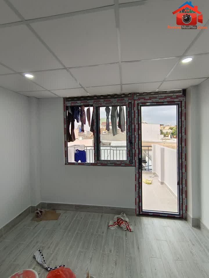 Review nhà phố TP.HCM 3 tầng 45m2 sân thượng gần hẻm xe hơi