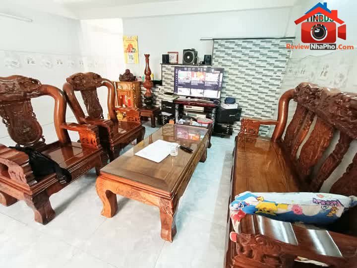 Review nhà phố Hương Lộ 2 Bình Tân giá 5.8 tỷ, diện tích 90m²