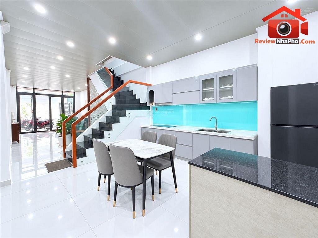 Review nhà phố quận Tân Phú – TP.HCM: 2 tầng, 2 phòng ngủ, giá 5.9 tỷ