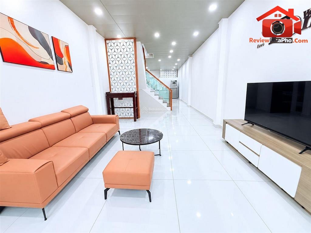 Review nhà phố quận Tân Phú – TP.HCM: 2 tầng, 2 phòng ngủ, giá 5.9 tỷ