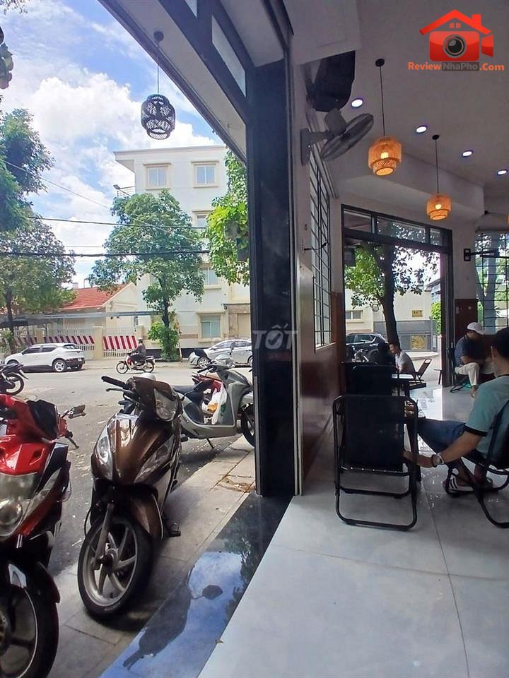 Review nhà phố Quận Tân Phú – Mặt bằng kinh doanh góc 2 mặt tiền