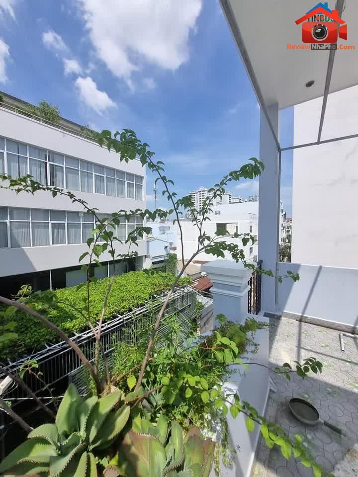Review nhà phố Tân Phú 5 tầng 70m² giá 10.5 tỷ