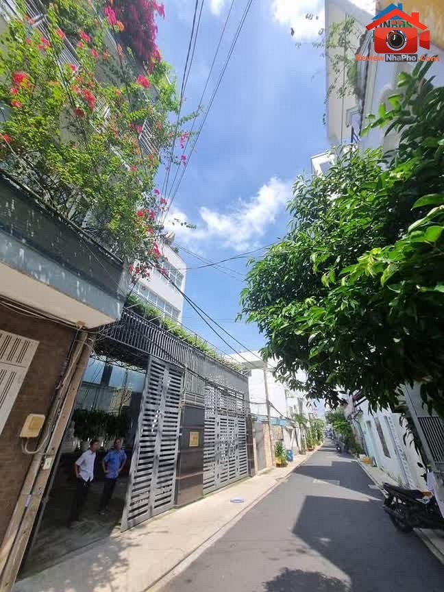 Review nhà phố Tân Phú 5 tầng 70m² giá 10.5 tỷ