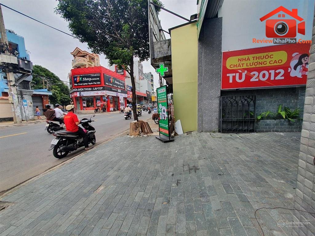 Review nhà phố TP.HCM 662 Lạc Long Quân, 118m², giá 28 tỷ