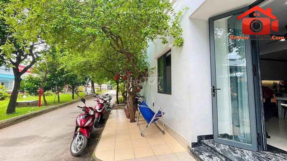 Review nhà phố Bình Hưng Hòa Quận Bình Tân TP.HCM giá 5.3 tỷ diện tích 120m2