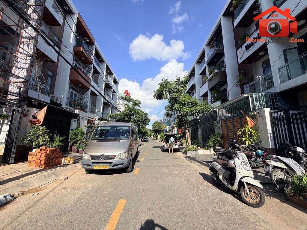 Review nhà phố TP.HCM khu vực đường Tên Lửa Quận Bình Tân giá 8.5 tỷ