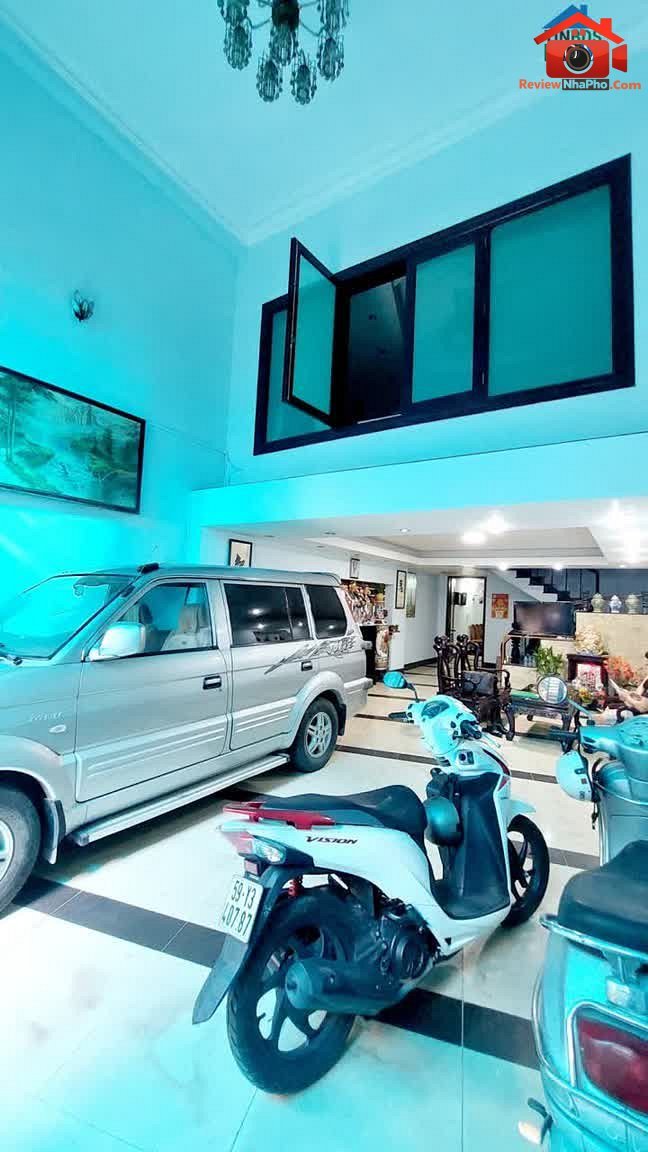 Review nhà phố Tân Bình 100m2, giá 17.5 tỷ có ô tô vào nhà