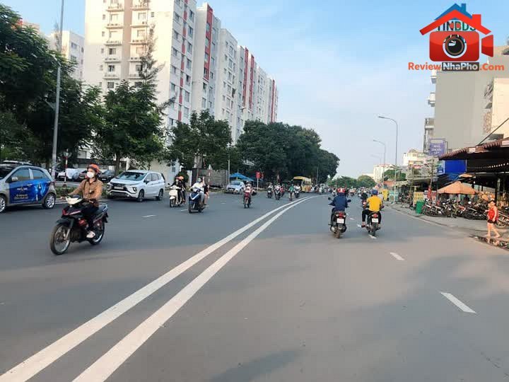 Review nhà phố Quận Tân Phú TP.HCM với 7 phòng trọ, giá 8.9 tỷ