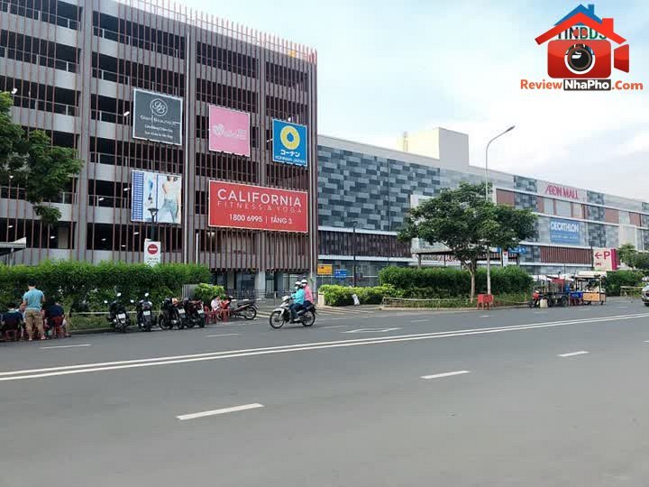 Review nhà phố Quận Tân Phú TP.HCM với 7 phòng trọ, giá 8.9 tỷ