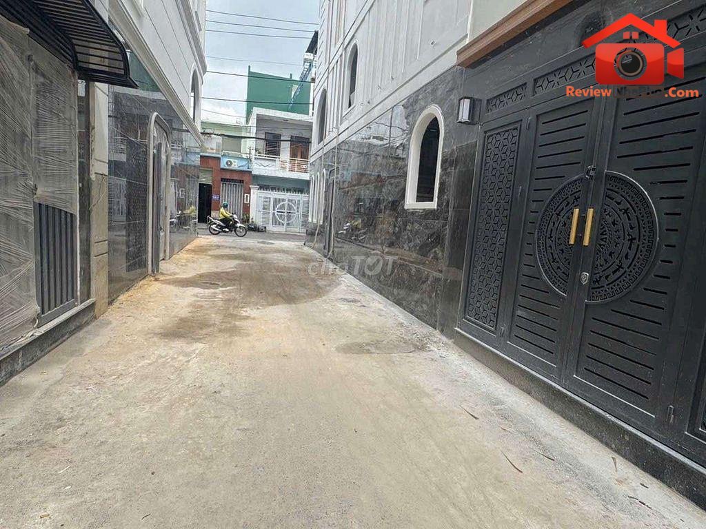 Review nhà phố 2 tầng giá 4.35 tỷ tại Quận Tân Phú, TP.HCM