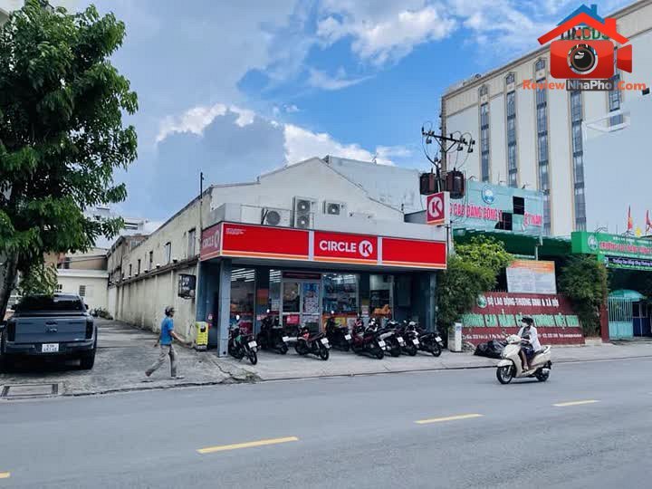 Review nhà phố mặt tiền Vườn Lài Quận Tân Phú TP.HCM – 246m² giá 40.5 tỷ