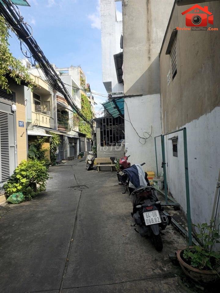 Review nhà phố 5 phòng ngủ hẻm ô tô Quận Bình Tân TP.HCM giá 4 tỷ