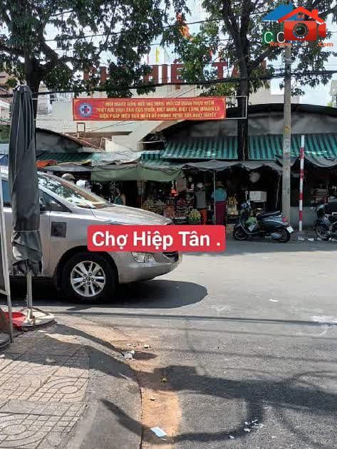 Review nhà phố Tân Phú 114m2 – Bán gấp 6.4 tỷ