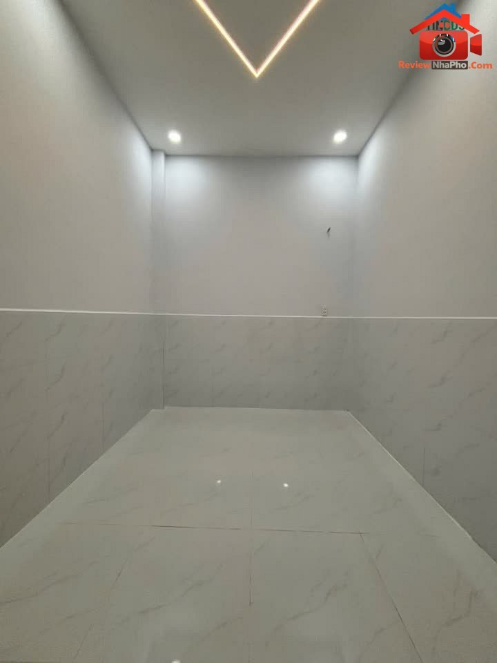 Nhà phố 3PN hẻm ô tô quận Bình Tân TP.HCM giá 5.65 tỷ