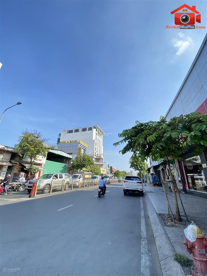 Review nhà phố mặt tiền đường Lũy Bán Bích, Quận Tân Phú, TP.HCM