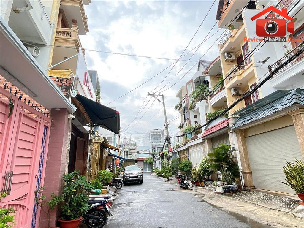 Review nhà phố Quận Tân Phú giá 9 tỷ, diện tích 80m2, cho thuê 14 phòng