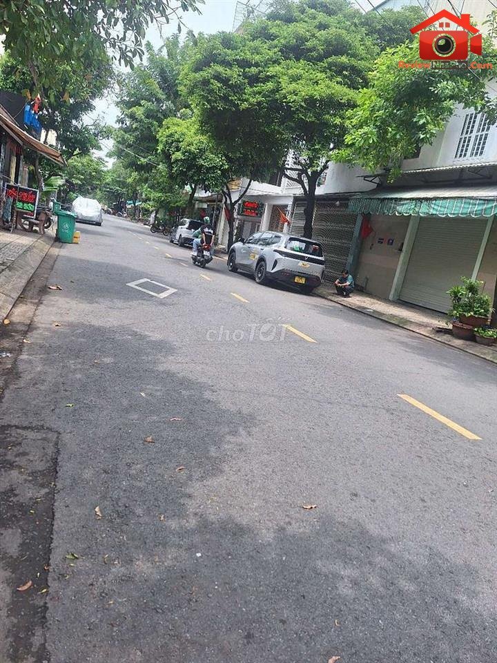 Review nhà phố mặt tiền Lê Cao Lãng Phú Thạnh Quận Tân Phú TP.HCM giá 17.5 tỷ