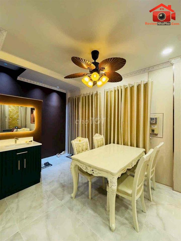 Review nhà phố Tân Bình với giá 6.9 tỷ, 5 phòng ngủ, hẻm 55 Thành Mỹ