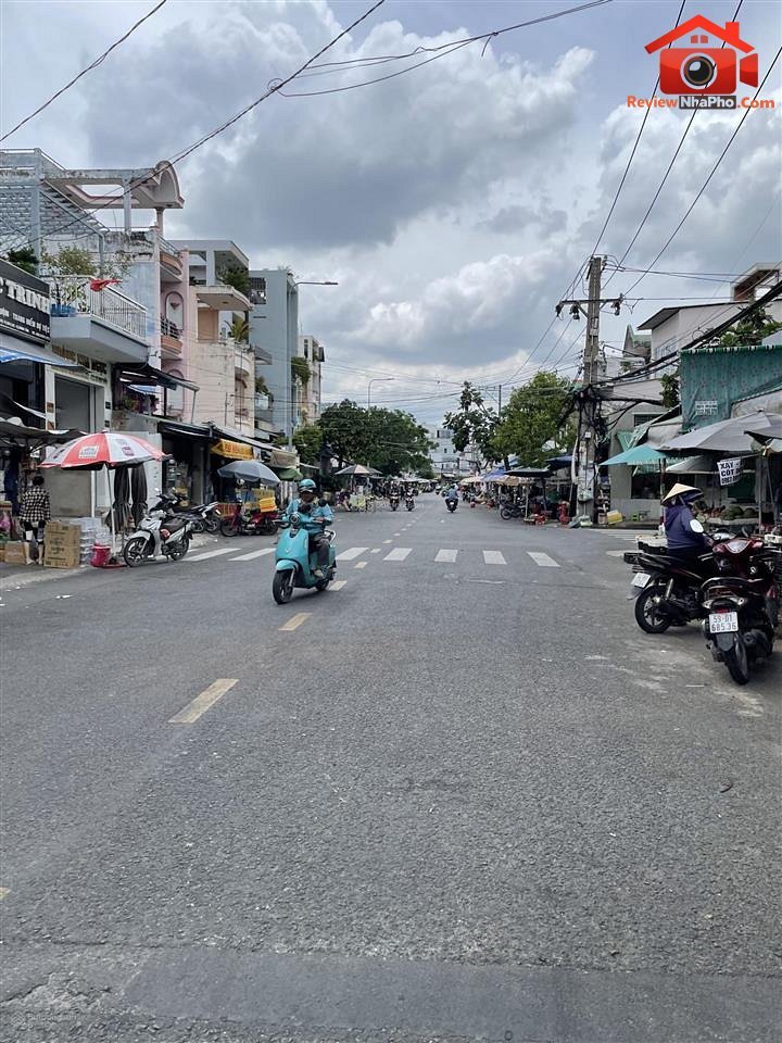 Review nhà phố TP.HCM – Đường Tên Lửa, Quận Bình Tân view đẹp, giá 9 tỷ