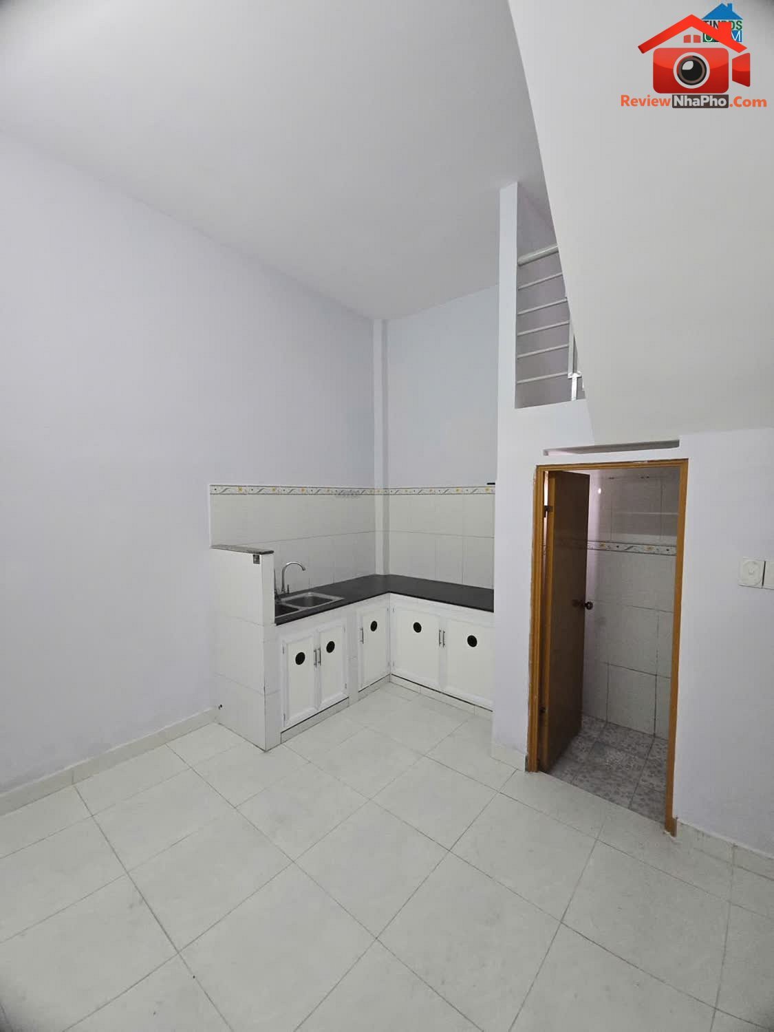 Review nhà phố TP.HCM gần chợ Lê Văn Quới, giá 4.05 tỷ