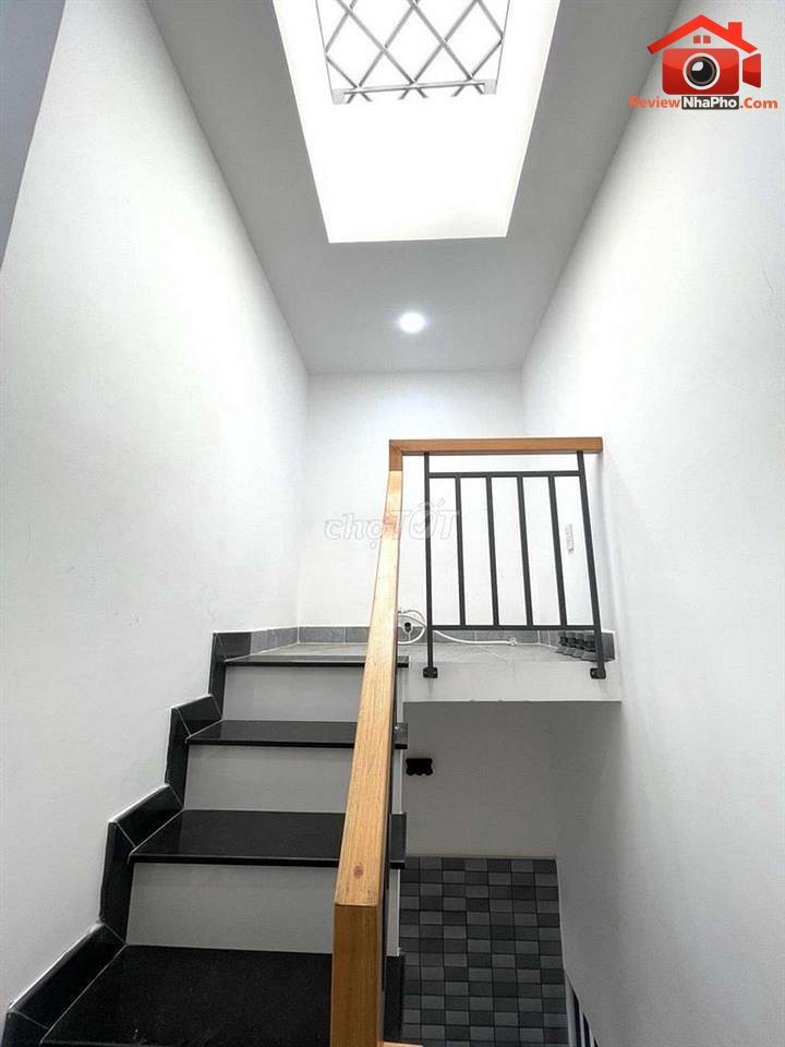 Review nhà phố Quận Tân Bình TP.HCM 2 tầng hẻm xe hơi giá 4,3 tỷ