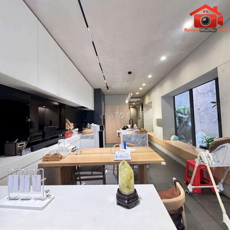 Review nhà phố Tân Bình TP.HCM – Gần sân bay, 70m2 giá 11.7 tỷ