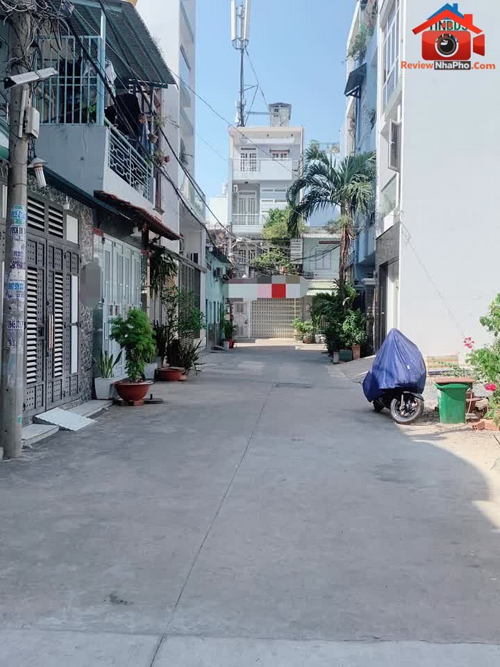 Review nhà phố 3 tầng tại Dương Đức Hiền, Tân Phú, TP.HCM giá 6.8 tỷ