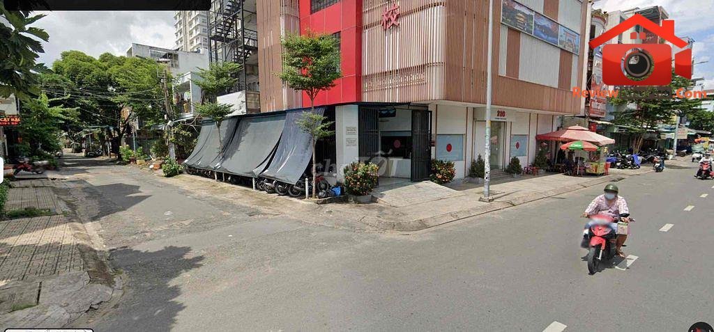 Review nhà phố 2 tầng hẻm xe hơi tại Quận Tân Phú TP.HCM với giá 11 tỷ
