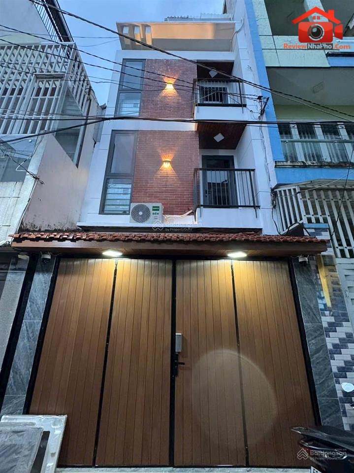 Review nhà phố Quận Tân Phú – TP.HCM với 7 phòng ngủ, giá chỉ 8.8 tỷ