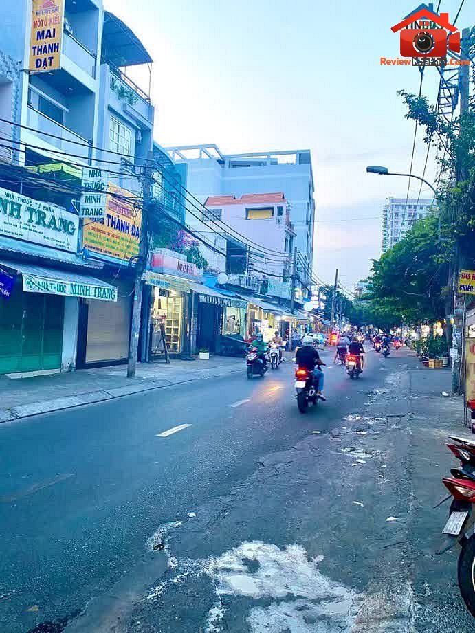 Review nhà phố mặt tiền kinh doanh đường Huỳnh Thiện Lộc quận Tân Phú TP.HCM