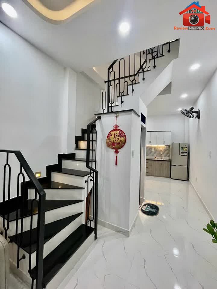 Review nhà phố Tân Phú, TP.HCM – 2PN, 2 Tầng, Nội thất cao cấp