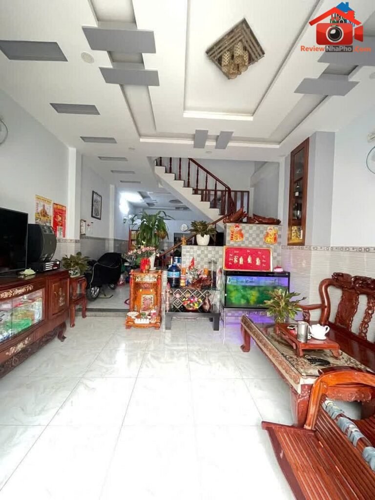 Review nhà phố mặt tiền kinh doanh Bình Hưng Hòa Bình Tân TP.HCM diện tích 135m² giá 6.8 tỷ