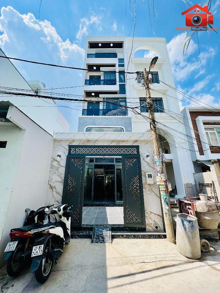 Review nhà phố 5 tầng mới, nội thất sang trọng tại Đường Tên Lửa, Bình Tân, TP.HCM