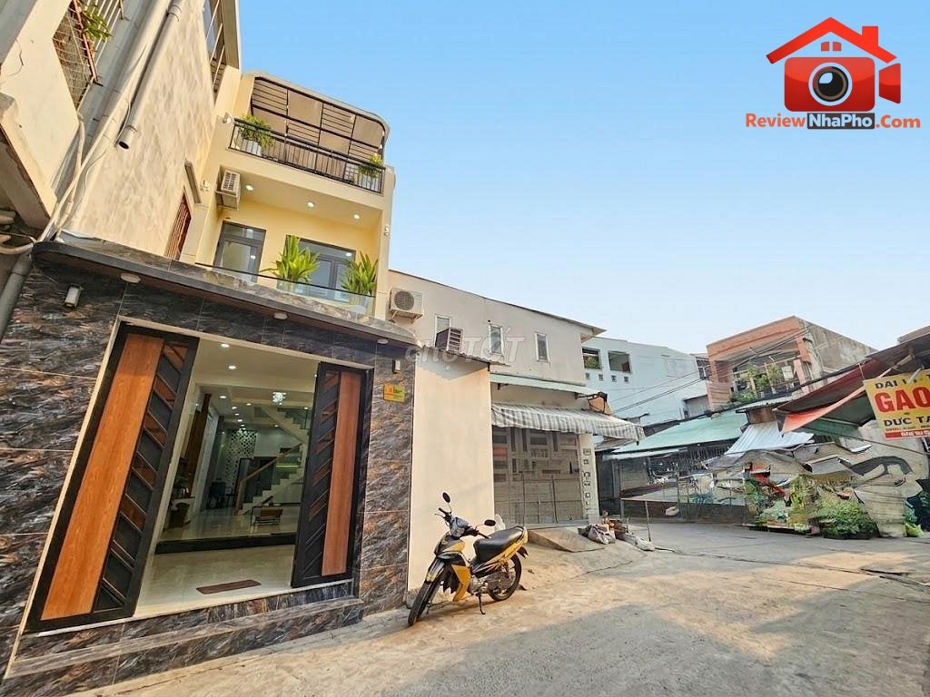 Review nhà phố Quận Tân Bình giá 8.96 tỷ xây 3 tầng