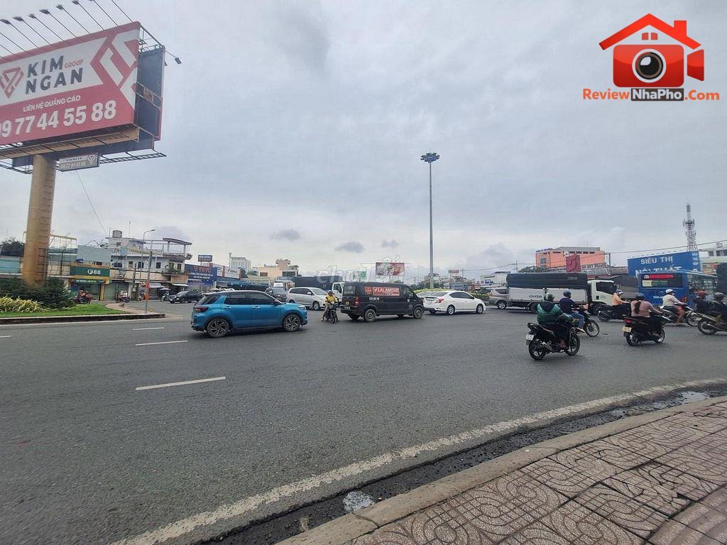 Review nhà phố mặt tiền Kinh Dương Vương Quận Bình Tân TP.HCM giá 18.5 tỷ