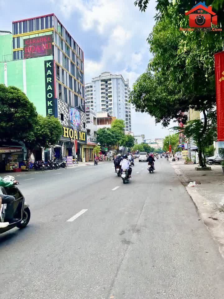Review nhà phố Tân Phú 4 tầng hẻm xe tải giá 7.2 tỷ