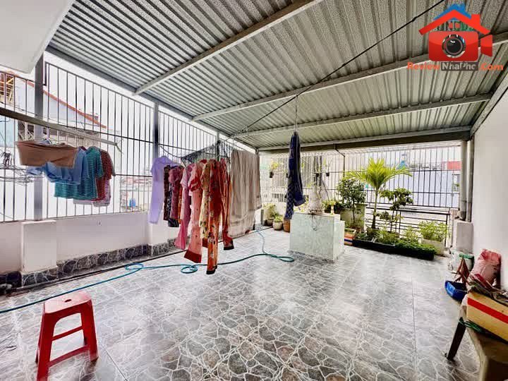 Review nhà phố Tân Phú 4 tầng hẻm xe tải giá 7.2 tỷ
