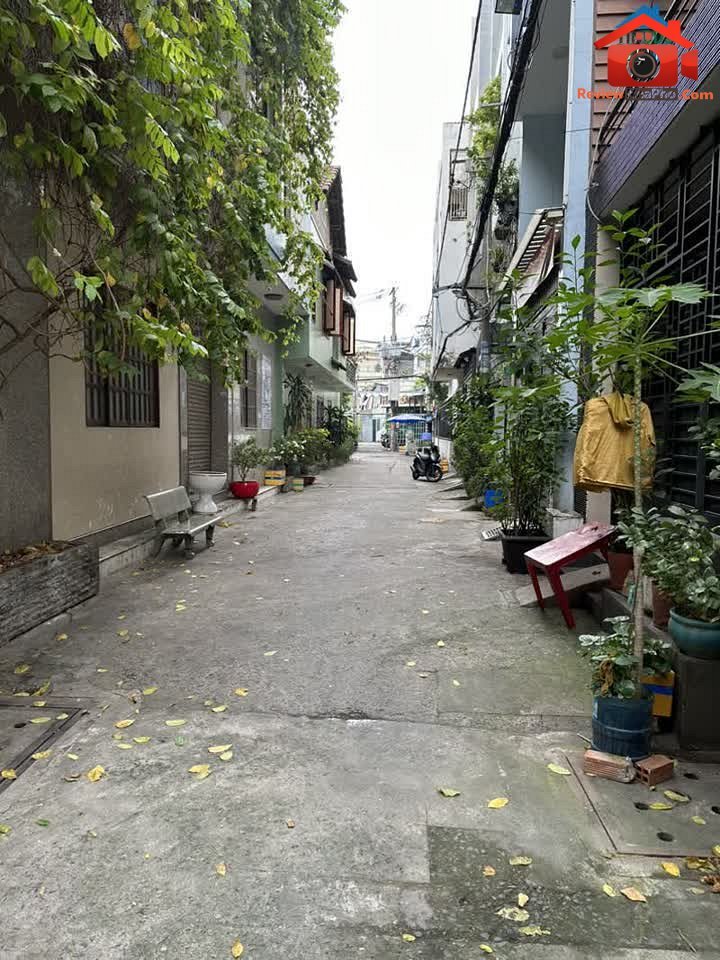 Review nhà phố Tân Phú 3 tầng, giá chỉ 4.3 tỷ