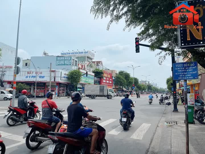 Review nhà phố quận Tân Phú – Bán nhà mặt phố Lê Trọng Tấn 410m² – 35 phòng cho thuê