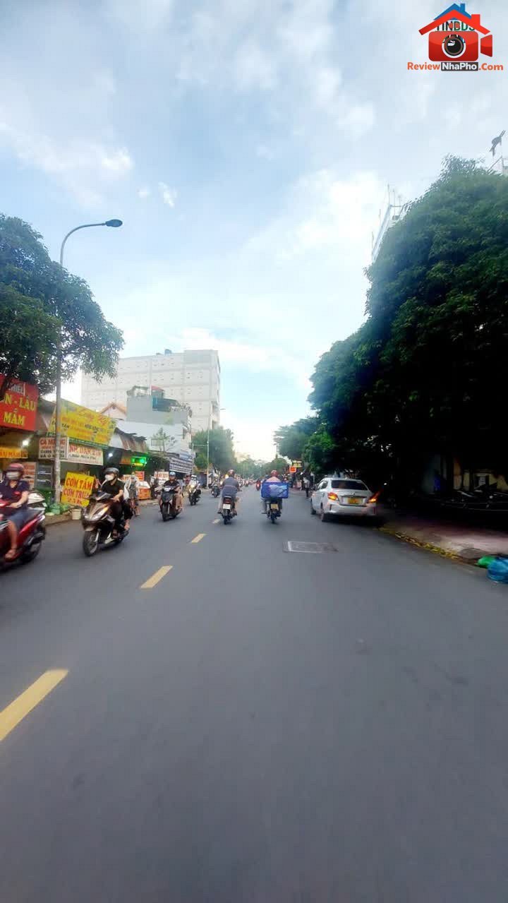 Review nhà phố Tân Phú giá 11.9 tỷ diện tích 64m²